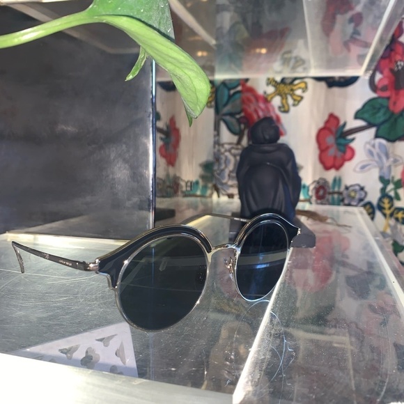 Giorgio Armani Sunglasses in black and gold?? H504 main image 5